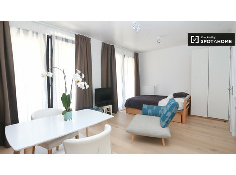 Brüksel Şehir Merkezinde kiralık aydınlık stüdyo daire - Apartman Daireleri
