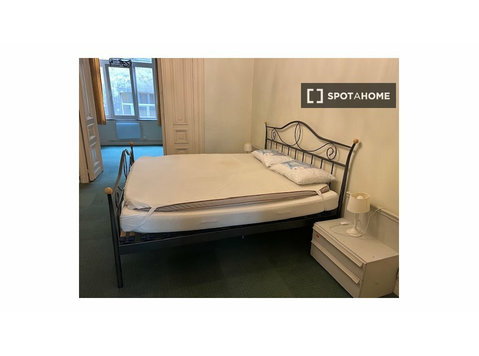 Bel appartement 2 chambres à louer au centre-ville de… - Appartements