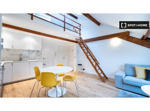 Farklı Ixelles'de kiralık yenilenmiş 2 yatak odalı daire - Apartman Daireleri