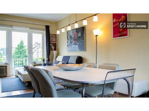 Spazioso appartamento con 1 camera da letto a Ixelles,… - Appartamenti