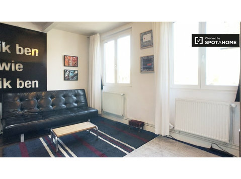 Studio apartment for rent in Anneessens, Brussels - Apartamentos