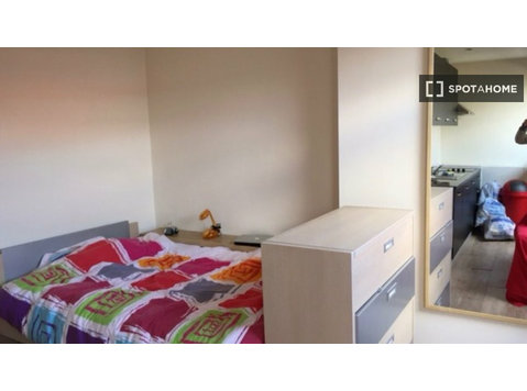 Studio apartment for rent in Brussels - آپارتمان ها