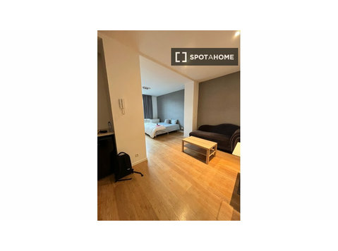 Apartamento estúdio para alugar em Bruxelas - Apartamentos