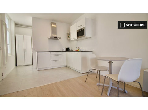 Apartamento estúdio para alugar em Dailly, Bruxelas - Apartamentos