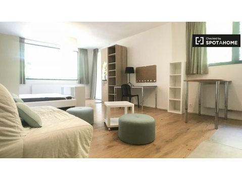 Studio apartment for rent in Kraainem, Brussels - Apartamentos