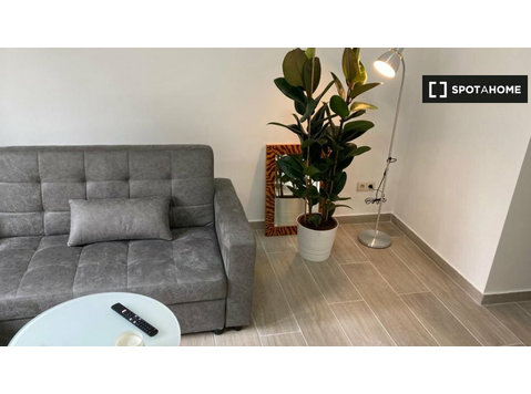 Studio apartment for rent in Quartier Des Squares, Brussels - 	
Lägenheter