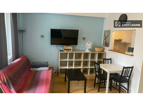 Studio apartment for rent in Saint-Gilles, Brussels - Apartemen