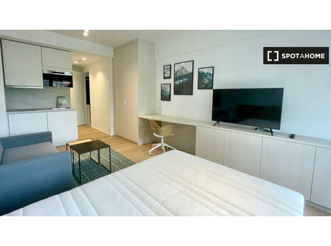 Studio apartment for rent in Saint-Gilles, Brussels - Leiligheter