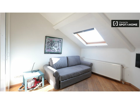 Studio apartment for rent in Saint Gilles, Brussels - اپارٹمنٹ
