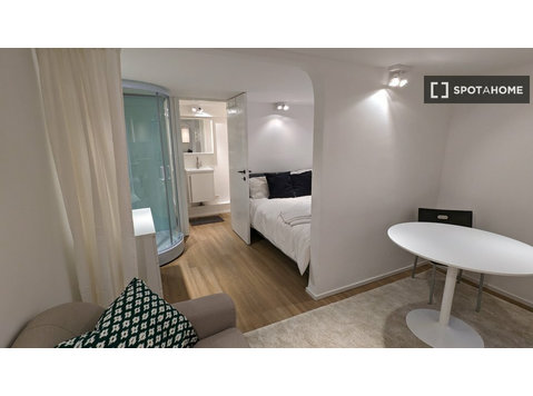 Studio-Apartment zu vermieten in Saint-Gilles, Madrid - Wohnungen