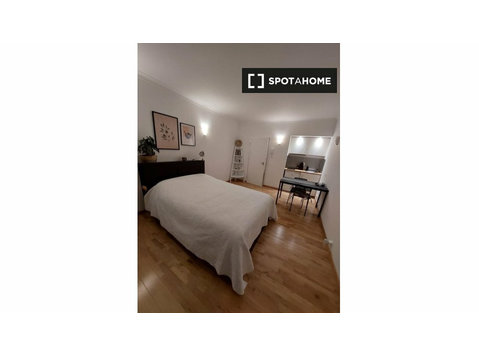 Studio-Apartment zu vermieten in Saint-Gilles - Wohnungen