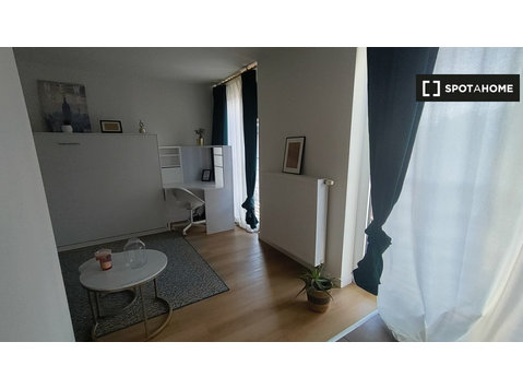 Studio-Wohnung zur Miete in Schaerbeek, Brüssel - Wohnungen