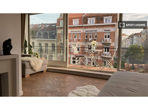 Studio appartement à louer à Schaerbeek, Bruxelles - Appartements