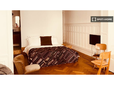 Studio apartment for rent in Schaerbeek, Brussels - Apartments