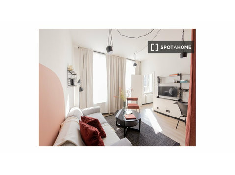 Studio apartment for rent in Ste Catherine, Brussels - Apartemen