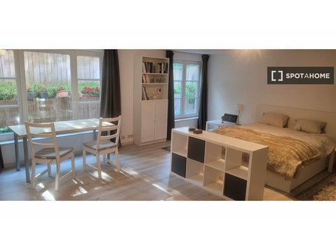 Studio apartment for rent  in Woluwe-Saint-Pierre - Apartments