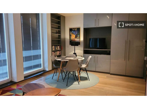 Studio zu vermieten in Béguinage-Dixmude, Brüssel - Wohnungen