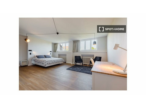 Studio for rent in Churchill, Brussels - اپارٹمنٹ