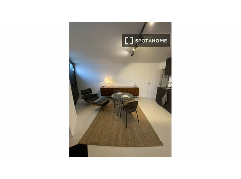Studio for rent in Saint-Michel, Brussels - Apartments