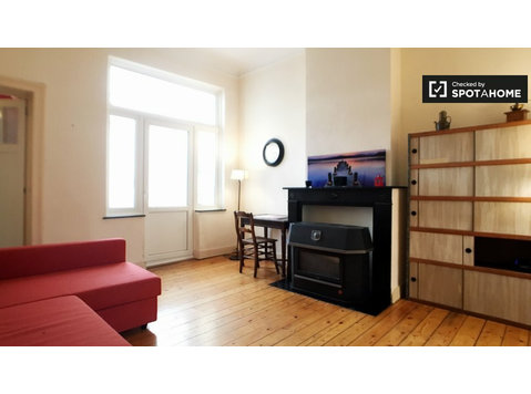 Schaerbeek, Brüksel'de kiralık düzenli 1 odalı daire - Apartman Daireleri