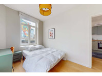 Bruxelles Wavre - Private Room (4) - Apartamentos