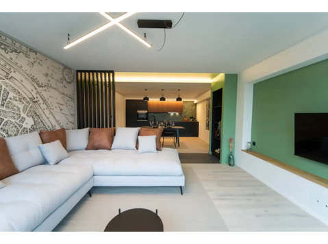 Green apartment in Mons City Center - Апартаменти