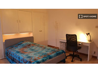Room for rent in 3-bedroom apartment in Cornillon, Liège - เพื่อให้เช่า