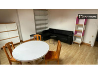 Room for rent in 3-bedroom apartment in Cornillon, Liège -  வாடகைக்கு 