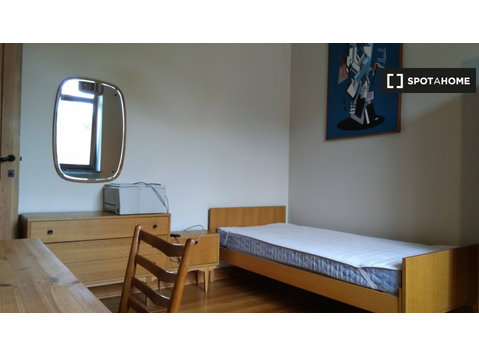 Alquiler de habitaciones en casa de 3 habitaciones en Lieja - Alquiler