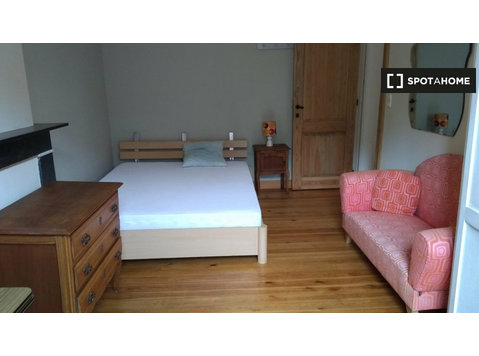 Stanze in affitto in casa con 3 camere da letto a Liegi - In Affitto