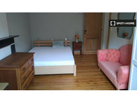 Zimmer zu vermieten in Haus mit 3 Schlafzimmern in Lüttich - Zu Vermieten
