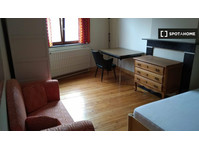 Rooms for rent in 3-bedroom house in Liege - Под наем