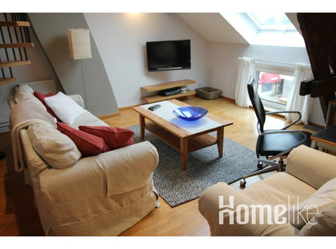 Centrally located smart 2 bedroom Apartment - Apartments