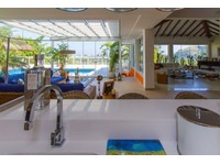 Amazing 5 suites duplex condo house with full leisure area - منازل
