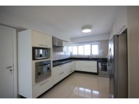 Furnished new 3 suites condo apartment with leisure area - Pisos