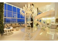 Luxurious duplex 4 suites condo penthouse with roof pool - Byt
