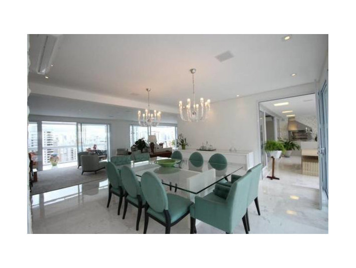 Luxury new 4 suites condo apartment with full leisure area For Rent