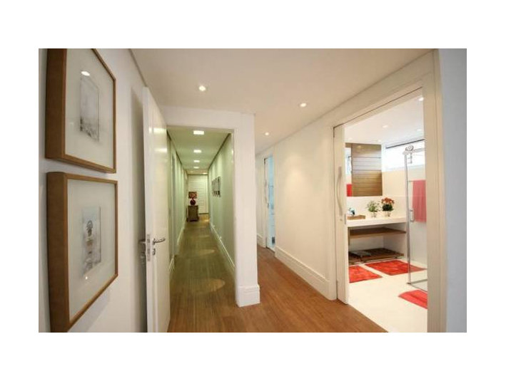 Luxury new 4 suites condo apartment with full leisure area For Rent