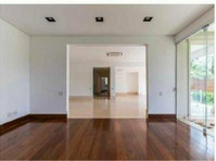 Available now 4 suites condo house with garage and pool - Häuser