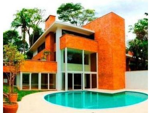 Breathtaking 4 Suites condo house with sauna garage and pool - Müstakil Evler
