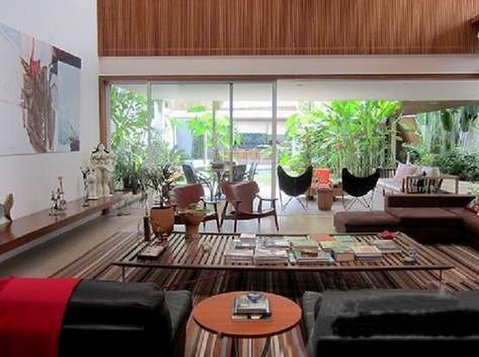 Contemporary 3 full suites house with garden pool and garage - 房子