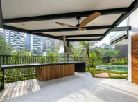 Unfurnished beautiful condo house with garage and pool - Häuser
