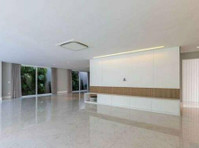 Unfurnished new condo house 4 beds 5 baths garage and pool - Häuser