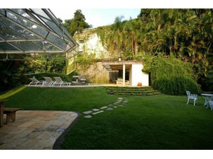 Amazing 1650m² 5 suites duplex house with lift and garage (1) - Houses