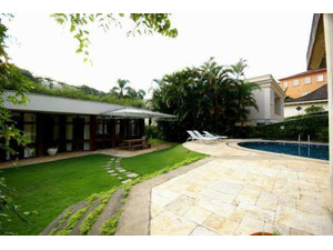 Amazing 1650m² 5 suites duplex house with lift and garage (2) - Houses