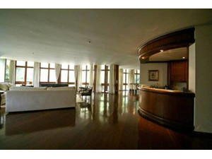 Amazing 1650m² 5 suites duplex house with lift and garage (4) - Houses