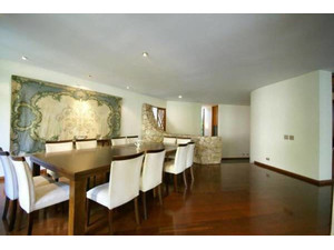 Amazing 1650m² 5 suites duplex house with lift and garage (6) - Houses