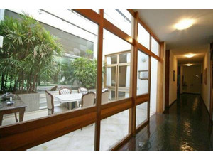 Amazing 1650m² 5 suites duplex house with lift and garage (8) - Houses