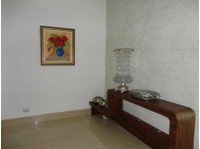 Modern huge 4 suites condo house with full recreation area - Casas