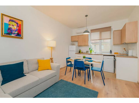 Premium Urban Retreat: Central Sofia Apartment - Zu Vermieten